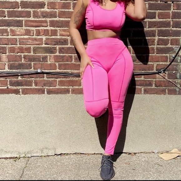 PINK TWO PIECE SPORTS LEGGINGS WITH TOP - Picture 1 of 3